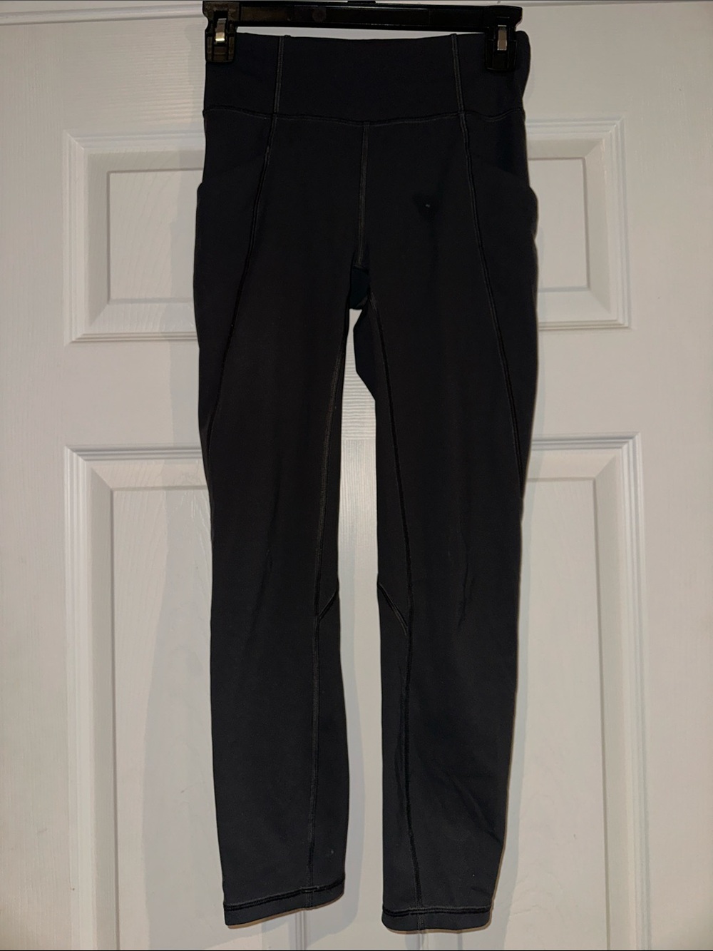Lululemon Women's Black Performance Stretch CapriPants